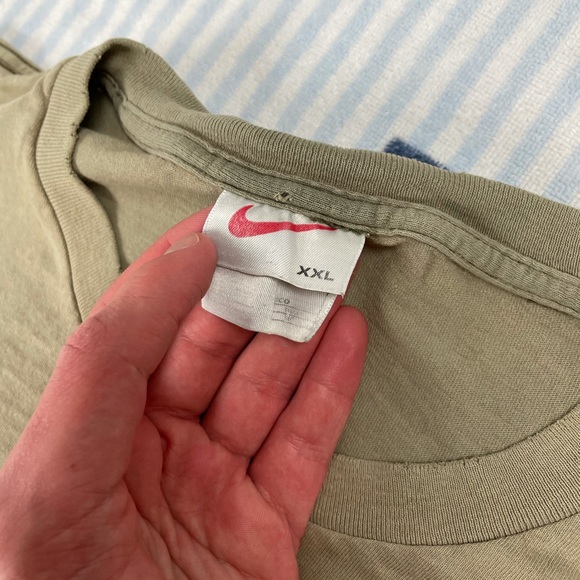 Vintage distressed Nike embroidered swoosh tan short sleeve tee shirt - Picture 8 of 16
